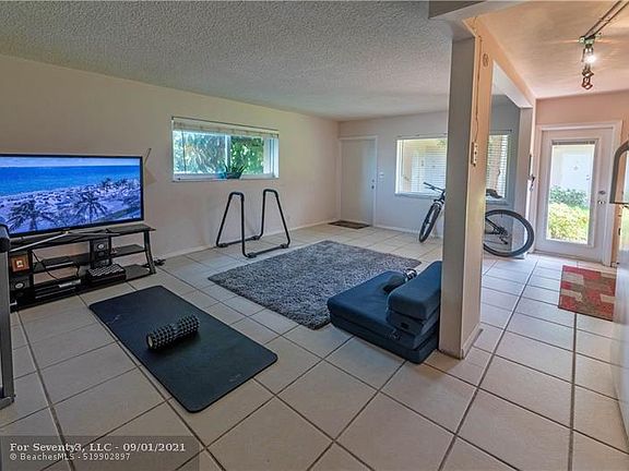 2nd image of 2110 NE 39th St APT 1A