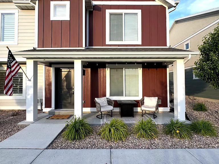 57 N Heading Row — Photo 1
