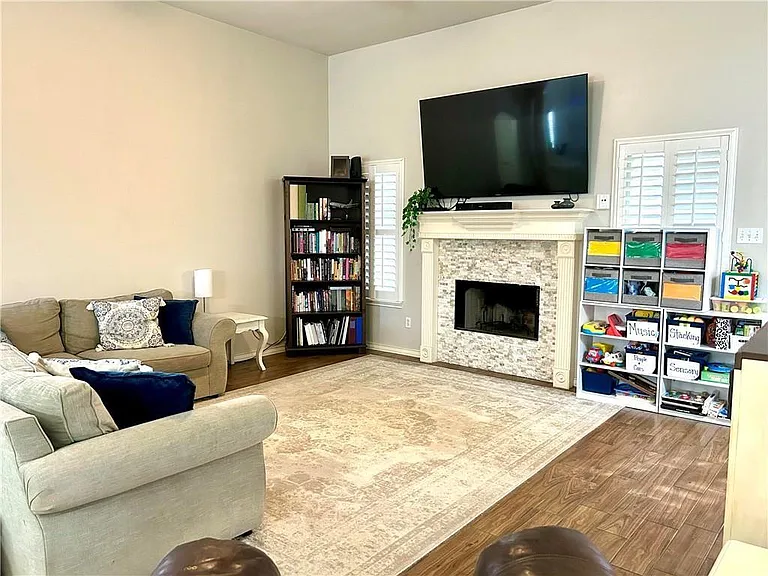 7005 Vineyard Dr — Photo 10