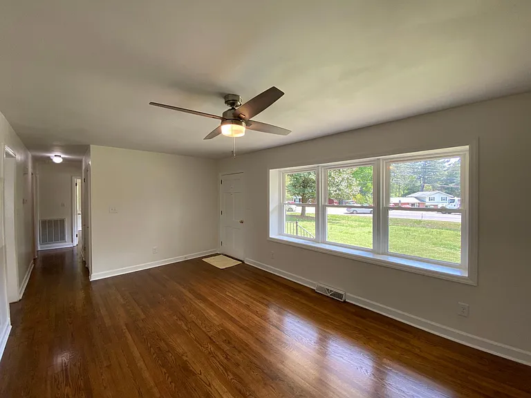 10033 Ligon Mill Rd — Photo 4