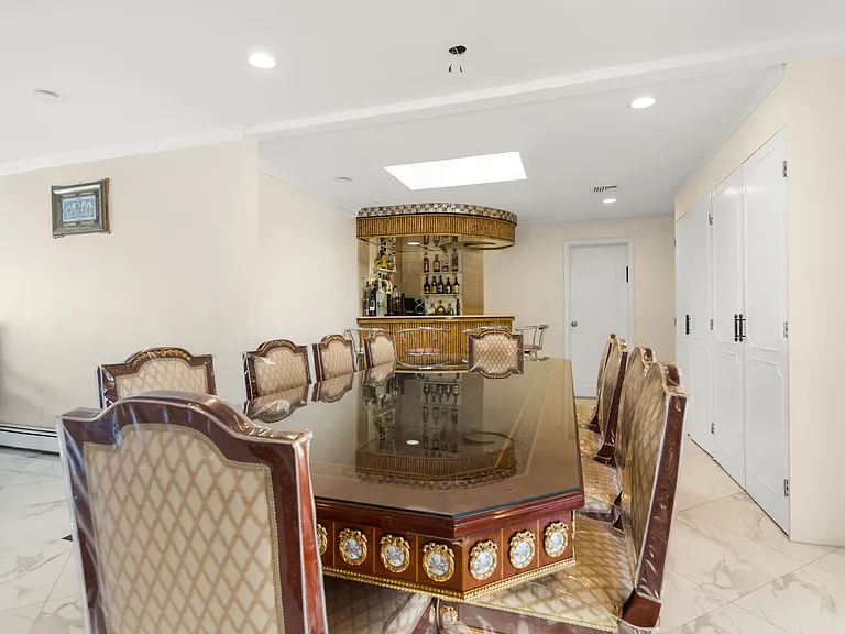70 Longfellow Rd — Photo 4