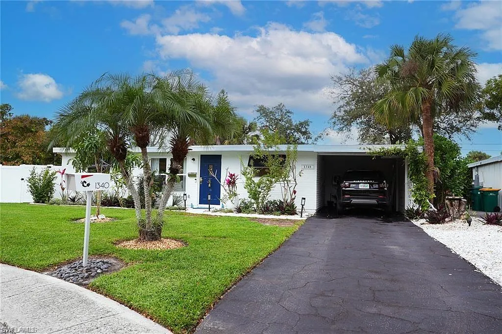 3 bed, 2.0 bath, 1240 sqft, $2,695 — Photo 3
