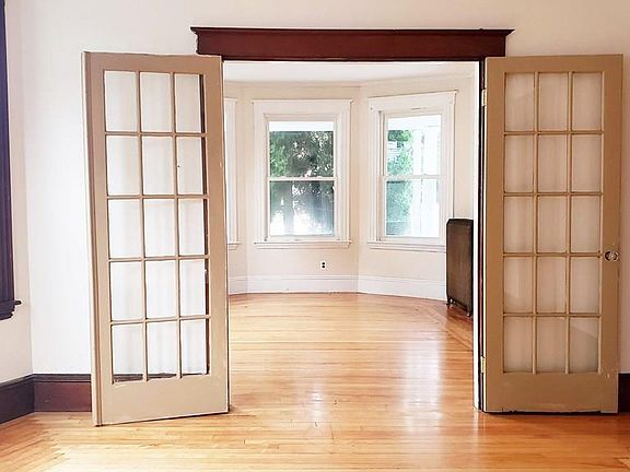 2nd image of 418 Essex St #1