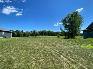 2520 Clubhouse Dr, Lake City, MN 55041