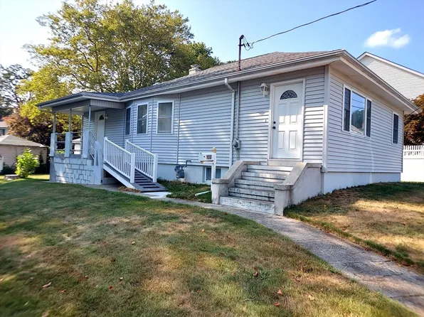 108 Garden St, Fall River, MA 02720