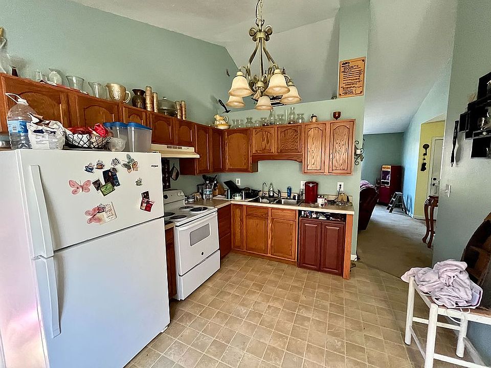 2nd image of 2824 Wendi Ann Dr