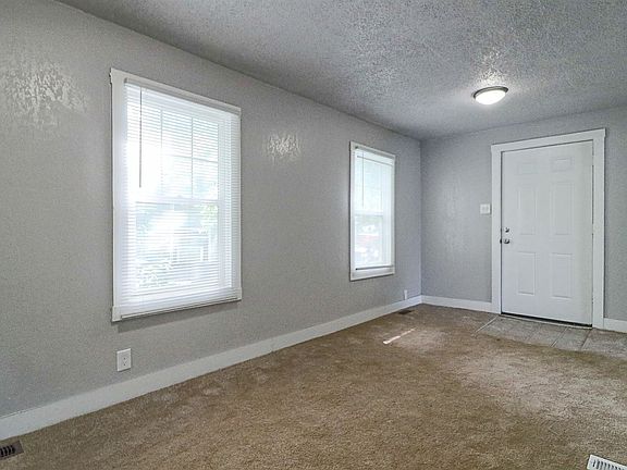 8704 E. Roberts St. KCMO-7