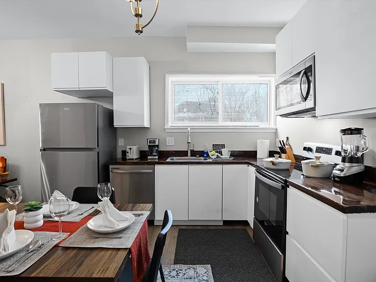 558 Marston St #1 — Photo 13