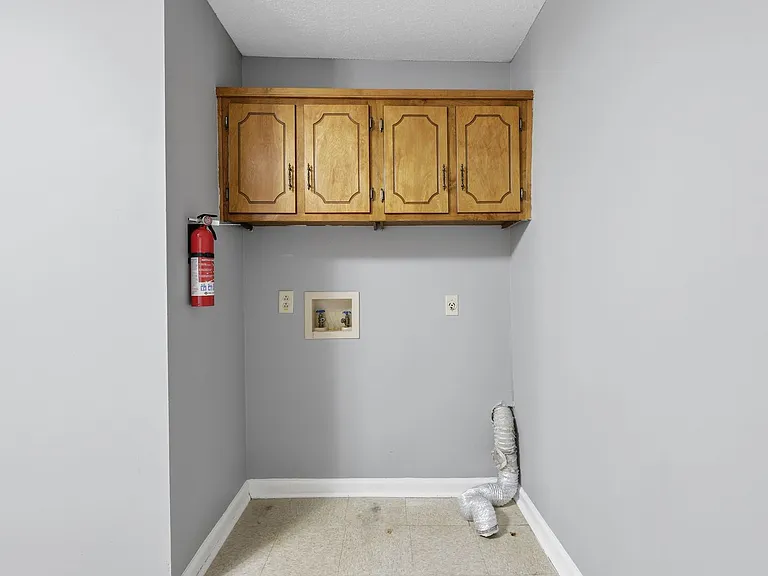 705 Peachers Dr — Photo 11