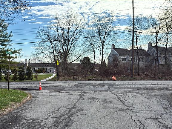 4th image of 24 Tanager Rd