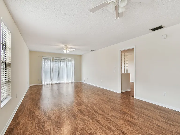 938 Willowood Ln — Photo 12