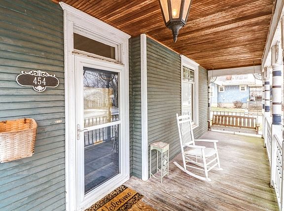 4th image of 454 N Elm Blvd