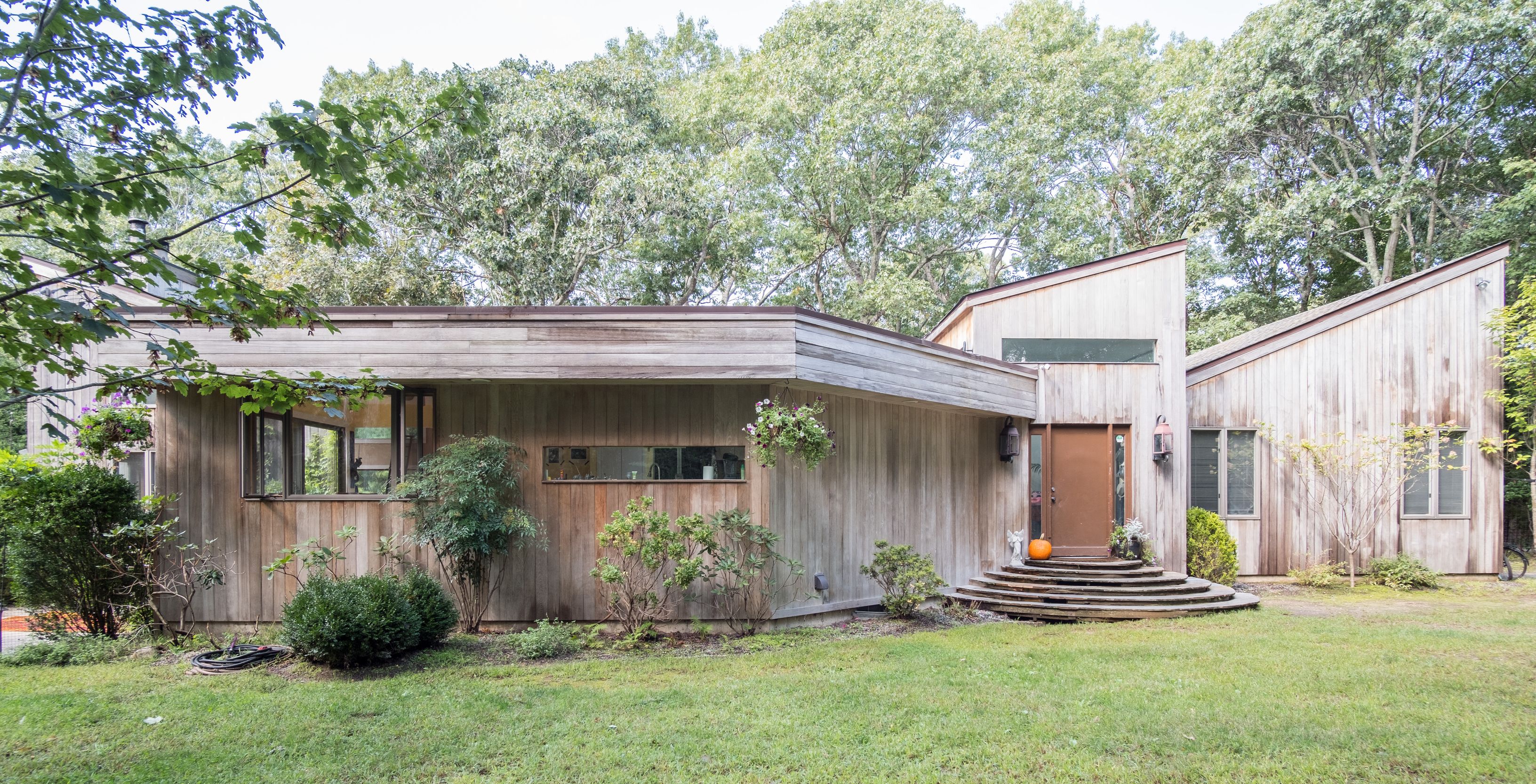 74 Talmage Farm Ln in East Hampton Out East