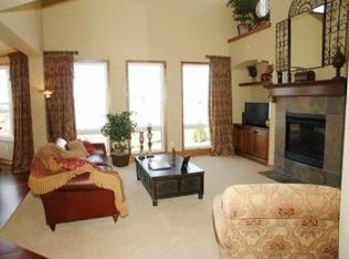 6204 Urbandale Ln N, Maple Grove, MN 55311