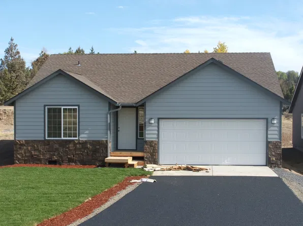 17 SE Revere Ave, Madras, OR 97741
