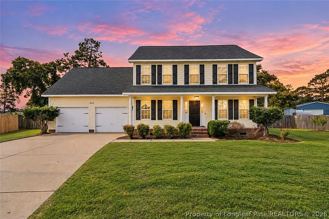 4 bed, 2.5 bath, 2100 sqft, $1,950 — Photo 1