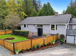 955 Sluggett Rd, Central Saanich, BC V8M 1E4