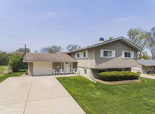 1650 Dennison Rd, Hoffman Estates, IL 60169