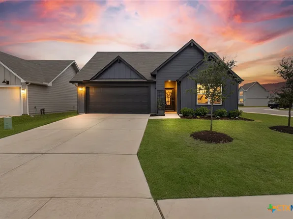 1037 Norway Dr, Seguin, TX 78155