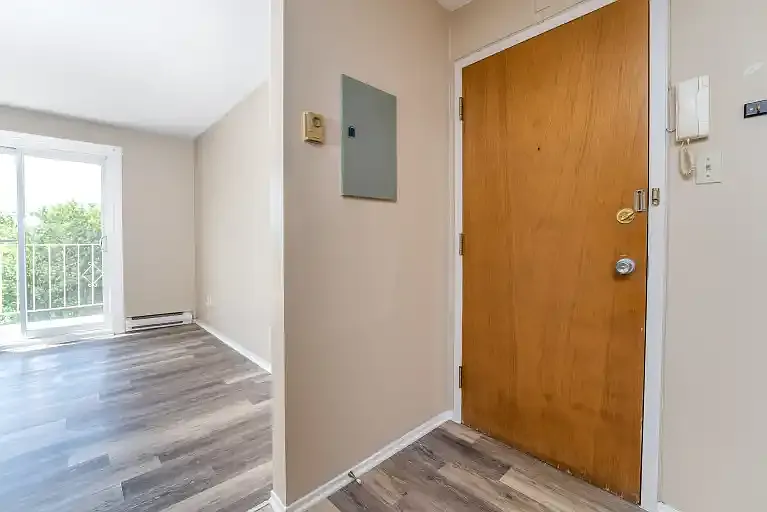 2 bed, 1.0 bath, $1,795 — Photo 2