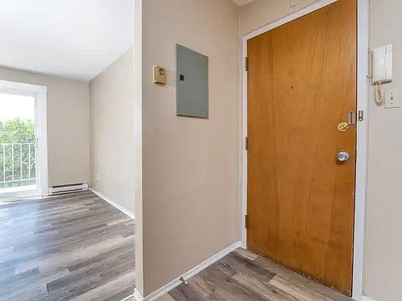 5th image of 2444 Cleroux Cres #101