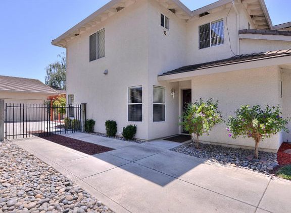 2nd image of 716 San Vicente Dr