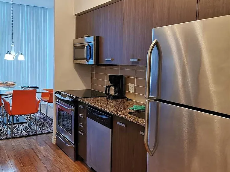 832 Bay St #214 — Photo 4