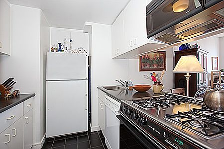 5th image of 360 E 88th St APT 12D