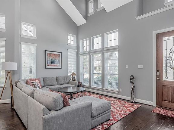 5th image of 15560 Yarberry Dr