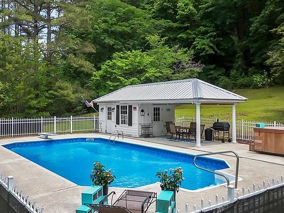 2nd image of 2030 Bangor Hollow Rd