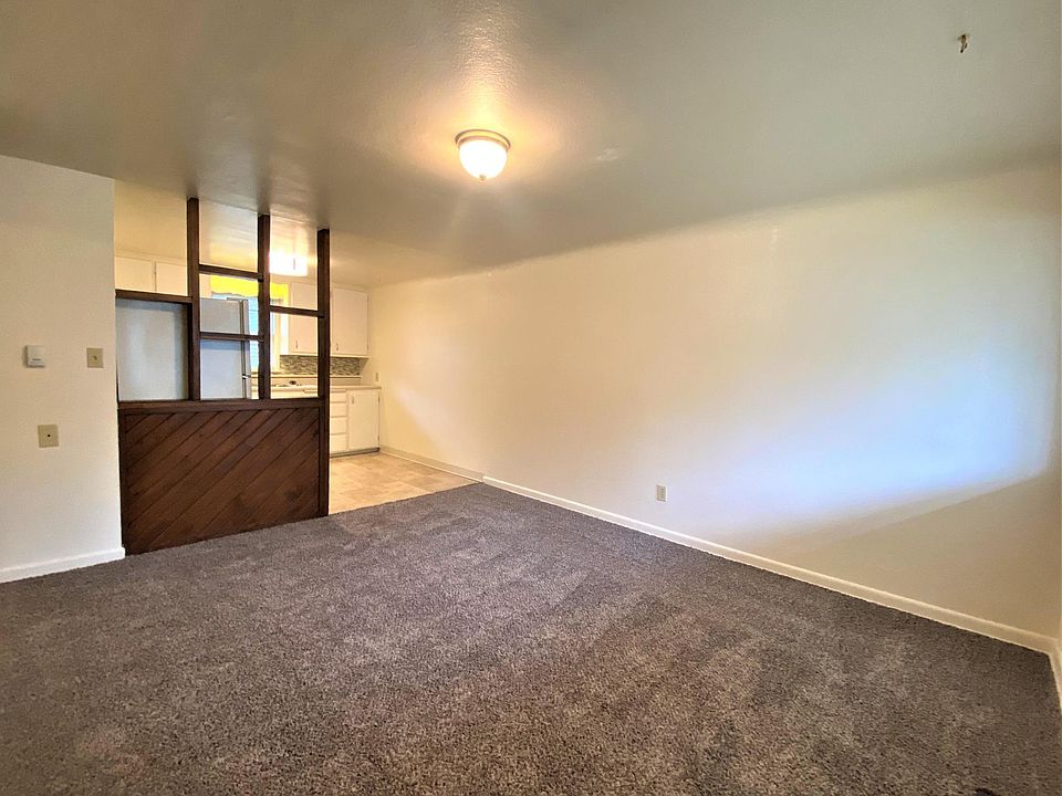 1st image of 701-709 E Myrtle St #709