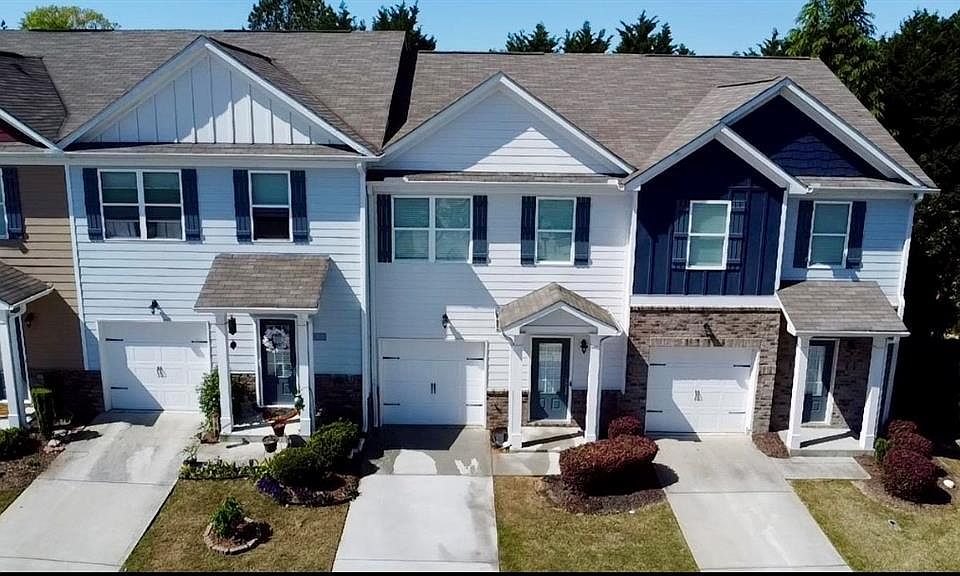 1st image of 2206 NE Sandridge Commons Ln #6L