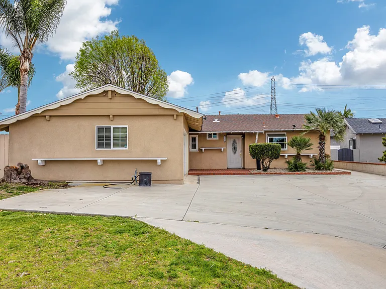 9302 Tina Way — Photo 14