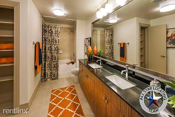 2nd image of 2711 S Lamar Blvd #3