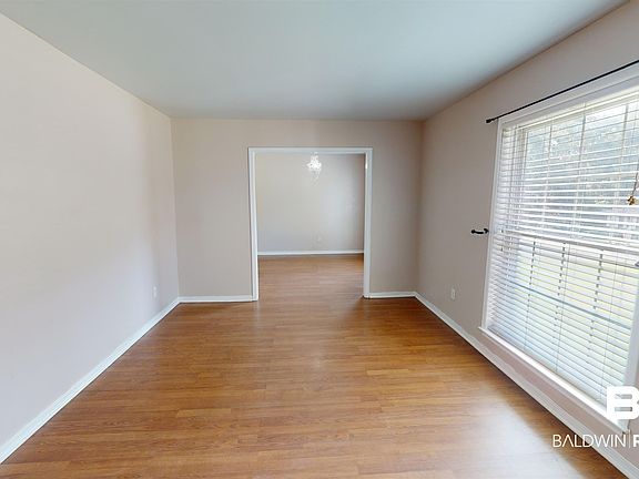 5th image of 7572 Tara Dr N
