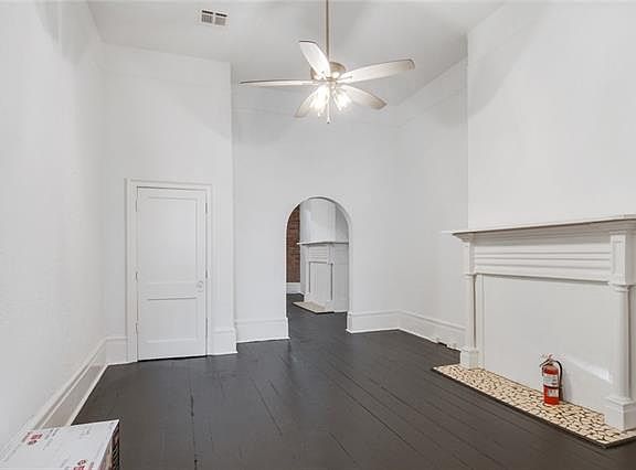 3rd image of 605 Royal St Unit C