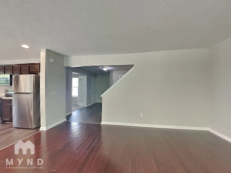 8042 Loveridge Dr — Photo 7