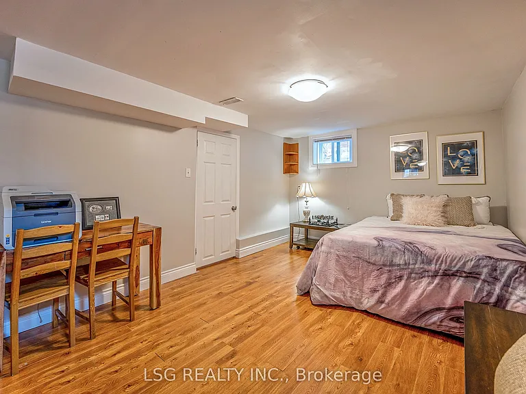 182 Lawrence Ave W #LOWER — Photo 6