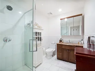 Sold by Avenue Sotheby's International Realty