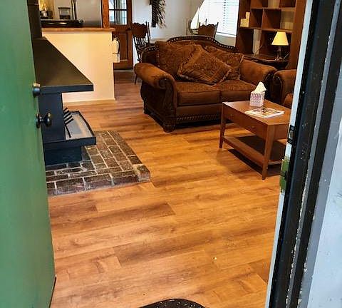 2nd image of 574 Knight Ave #B