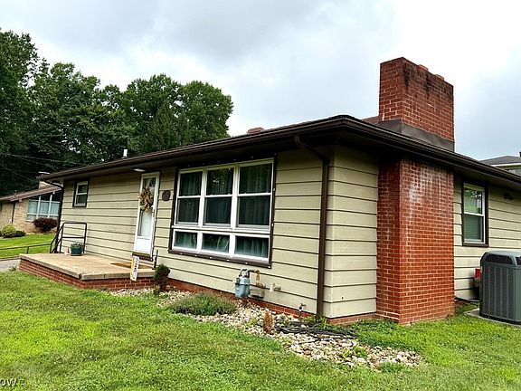 5th image of 122 White Bell Cir