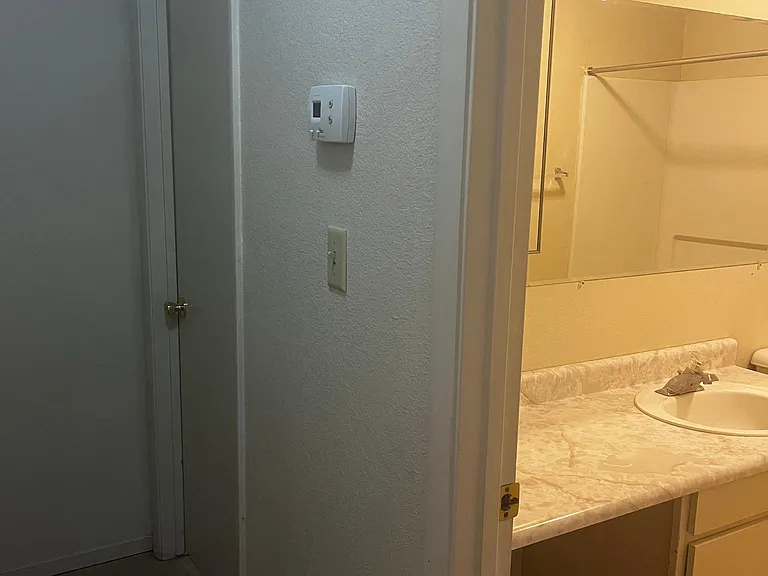 220 N Jones St #4 — Photo 10