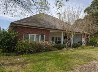 910 Oak Trl, Canton, MS 39046