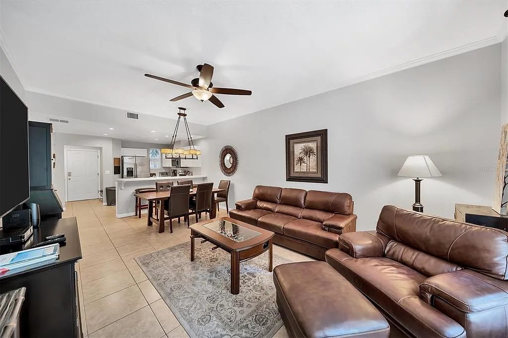 2 bed, 2.0 bath, 1114 sqft, $3,000 — Photo 4