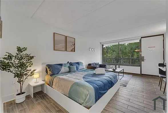 5565 W Irlo Bronson Hwy — Photo 7