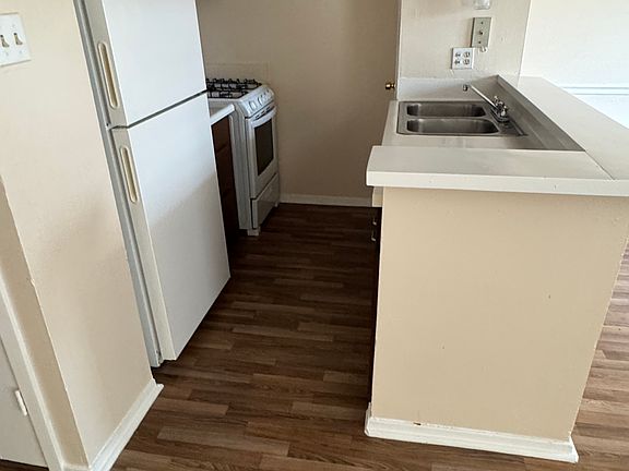 5th image of 103 Andrews St APT 209