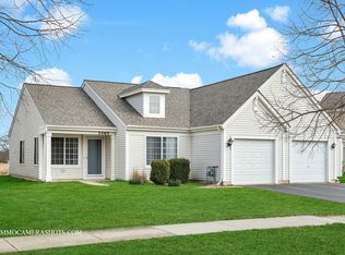 2465 Roxbury Ln, Montgomery, IL 60538