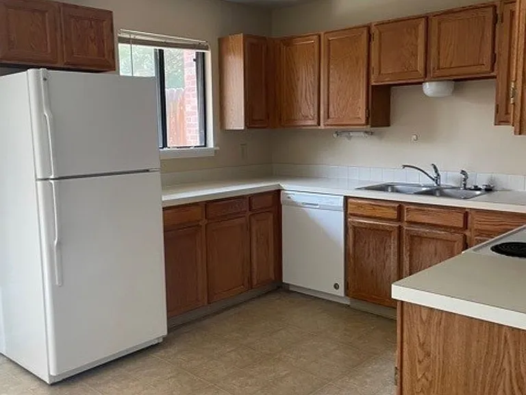 3460 Colorado Ave #B4 — Photo 3