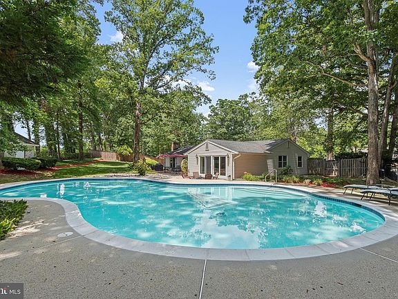 4th image of 4213 Sandwich Cir