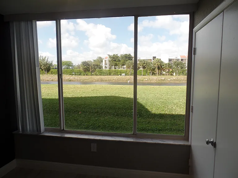2851 N Oakland Forest Dr #111 — Photo 36